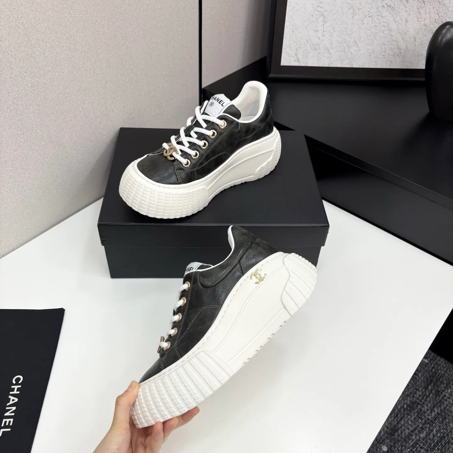 👟👟Ex-factory price 660👟👟 Chanel bread shoes ~ original calfskin panda shoes Chanel 25C latest hot style panda black and white sports shoes casual sneakers Xiaoxiang hot item classic black and white panda color coco girls must pay Fabric: original custom mixed sheepskin lining: original imported breathable mesh lining outsole: Original molded rubber + TPU combination Size: Women's 35-41